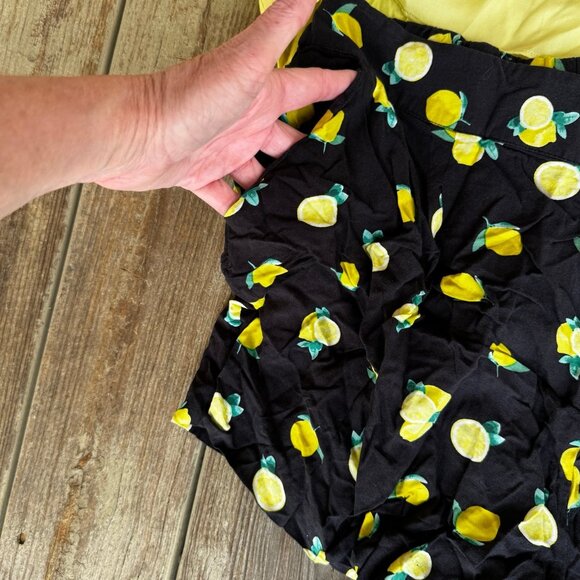 Cynthia Rowley XL Matching Sleeveless Top Shorts Outfit Yellow Black Lemons - Picture 4 of 10